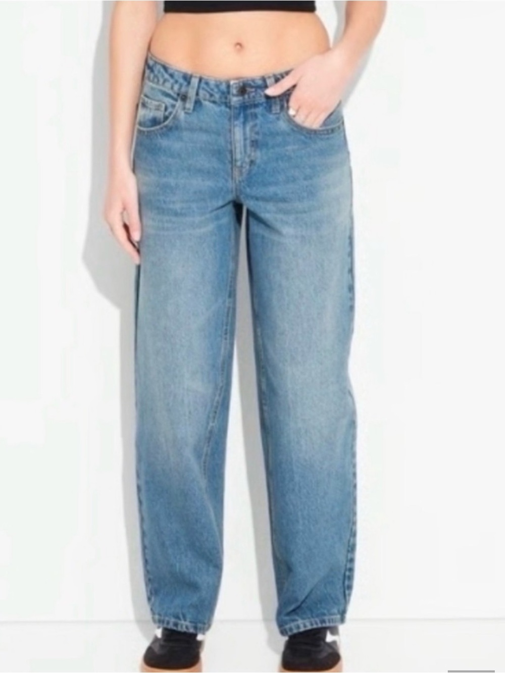Wild Fable NWT 8 32” inseam mid-rise Straight Leg blue denim Jeans